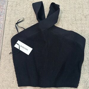 NWT Aritzia Babaton cute top!!